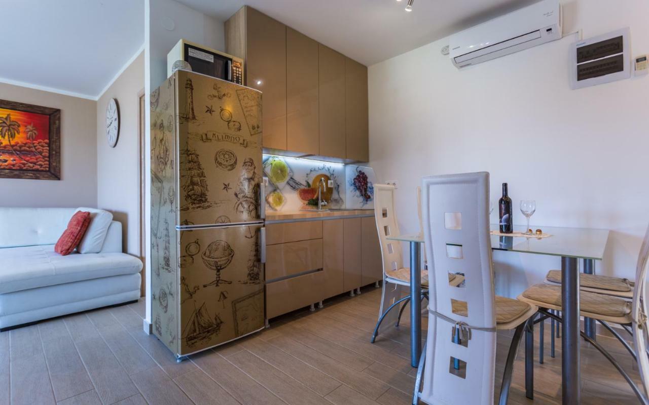 Apartment Trava Klimno Extérieur photo